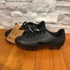 Nike Tiempo Legend 10 Club FG/MG Soccer Cleat size 5 1/2